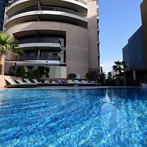 Majestic City Retreat Hotell